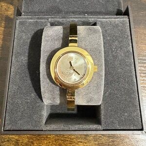 Gucci Floral Bangle Vintage Ladies Watch VGUC